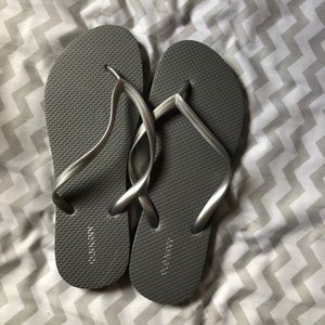 Old navy flip flops
